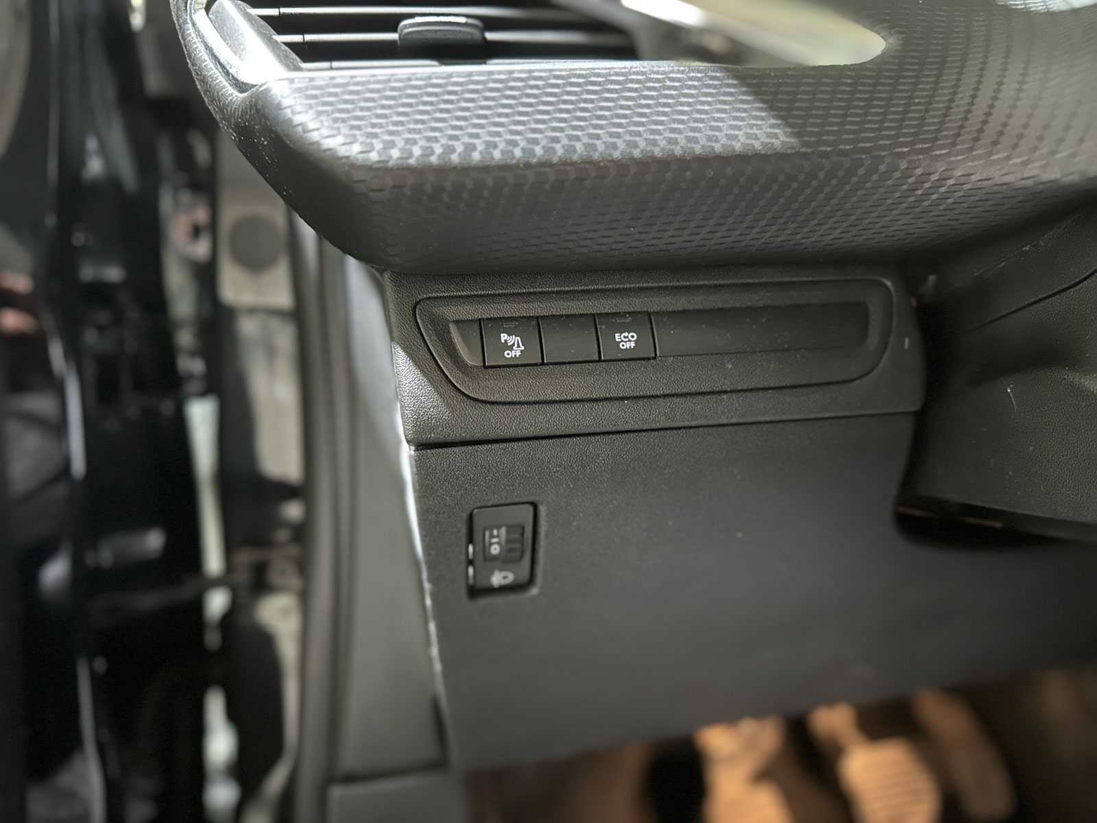 Peugeot 2008 1.2 PureTech Allure 110pk 2018 (Origineel-NL), RL-527-Z