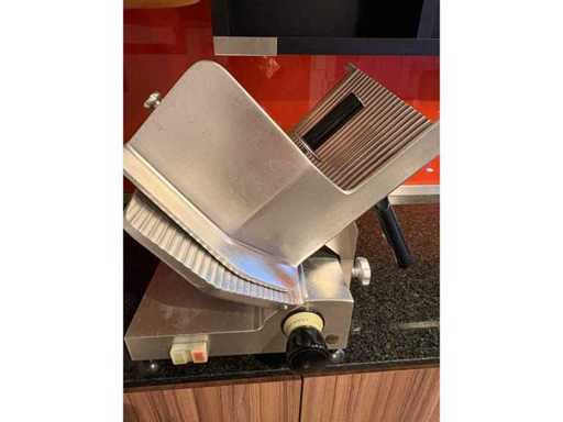 Omega - Kaassnijmachine