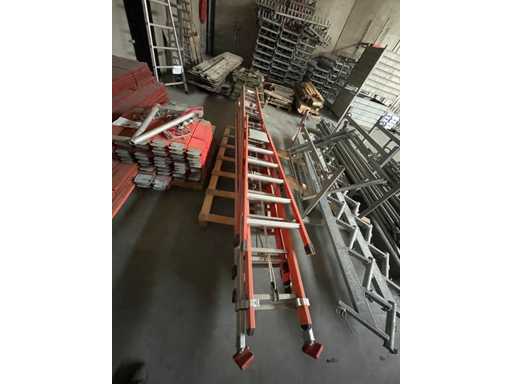 Lot d’échelles et escabelle isolantes fibre / alu tubesca