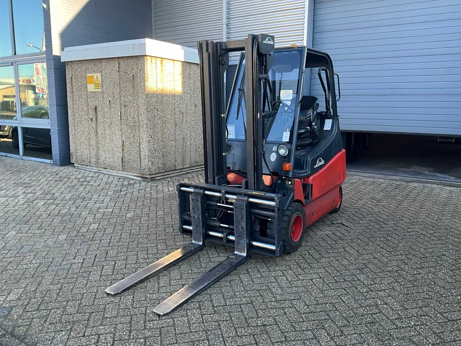 2011 Linde E30-02/600 Forklift
