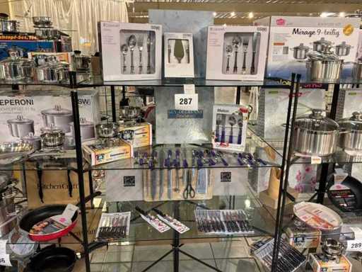 Various cutlery and knife sets
