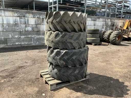 4X Continental AS-farmer 400/70 R20 Band, wiel en velg