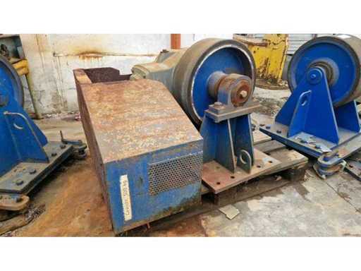   Welding rotator for flanges, motorized rollers and free rollers