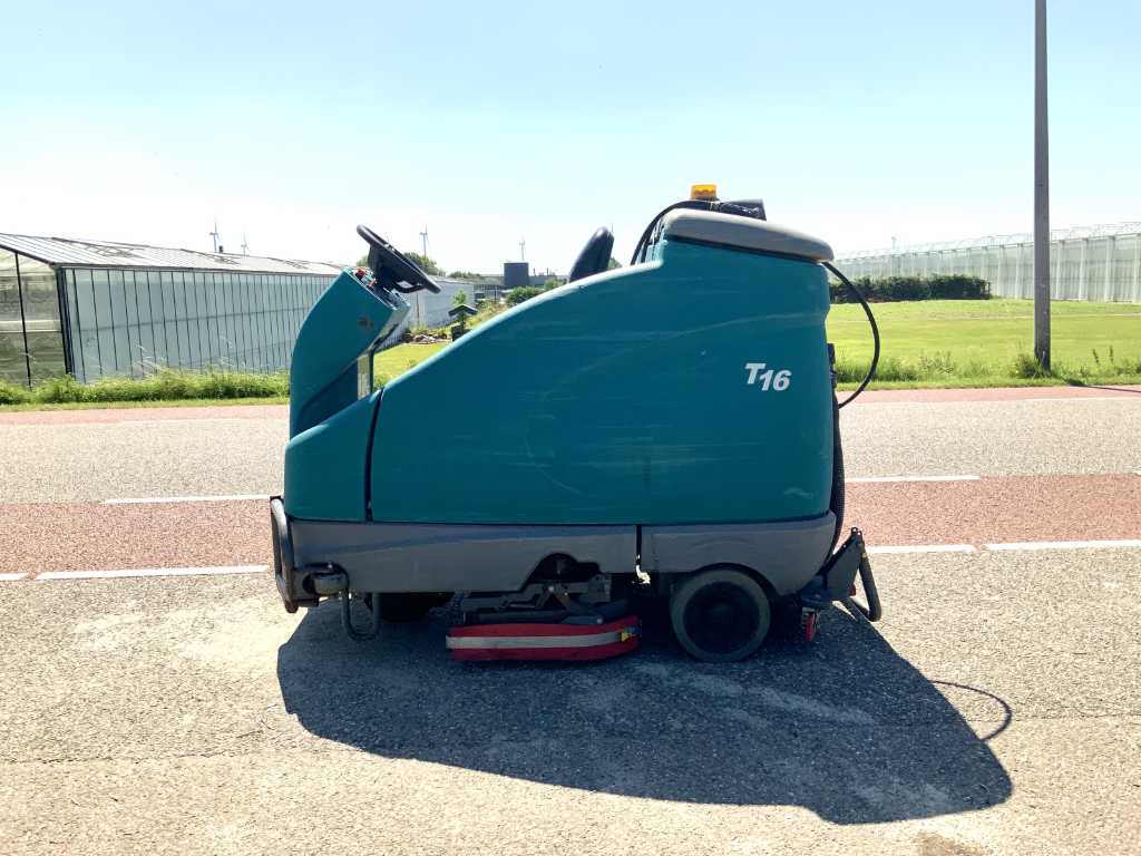 Tennant T16 ride-on scrubber dryer