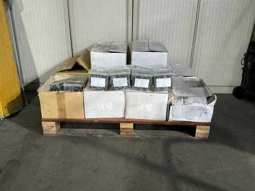 Lot FP – Selbstbohrende Blechvahlschrauben