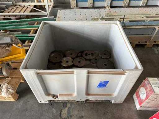 Charge von Fräsköpfen