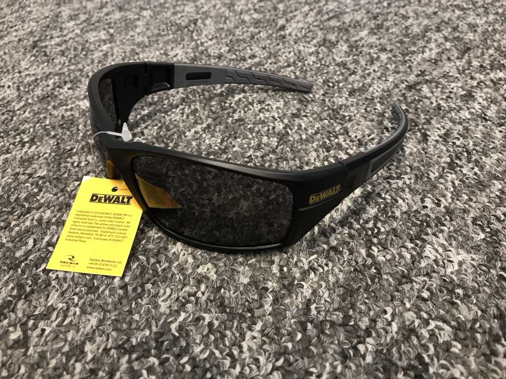 DeWAlt Auger smoke lens Safety glasses (168x)