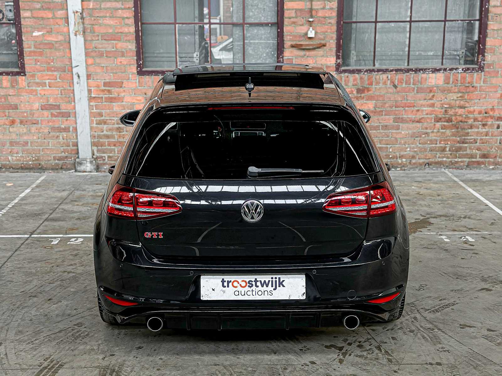 Volkswagen Golf GTI Performance VII 2.0 TSI Golf 7 230pk 2014, TV-769-S