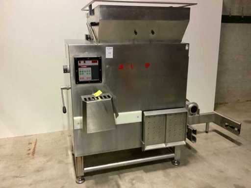 2011 K+G WETTER MWW E-130 met lift Vleeswolf