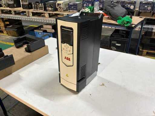 ABB ACS880 Frequentieregelaar