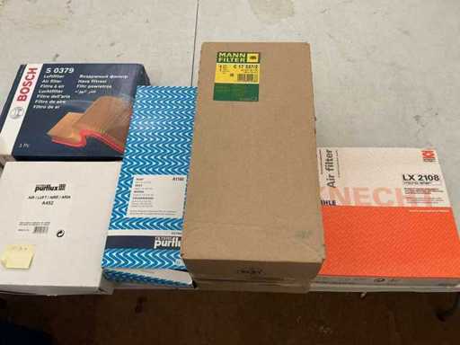 Lotti vari inclusi filtri dell'aria per auto