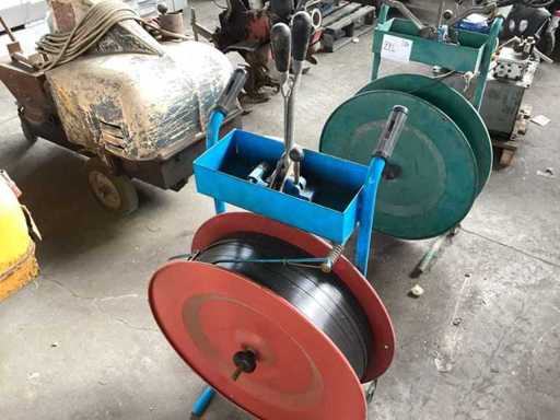 Manual strapping machine
