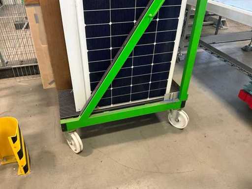 Transportwagen ohne Inhalt