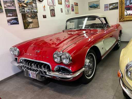 Chevrolet – Corvette C2 – Cabriolet – Oldtimer > 15