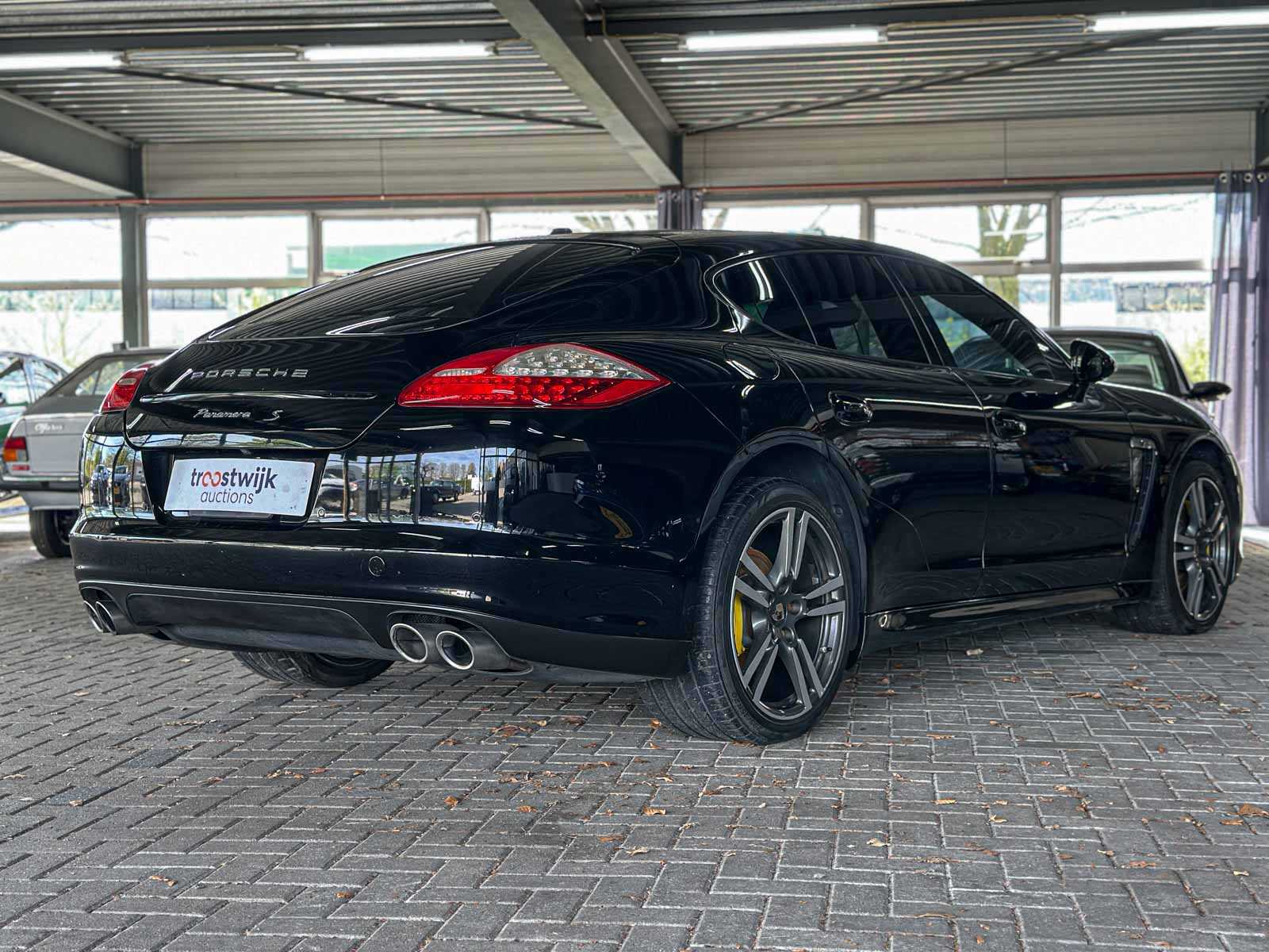 Porsche Panamera S 4.8 V8 405pk 2012