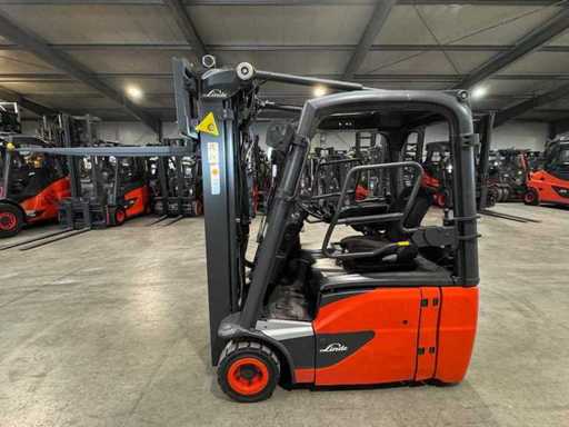 06/2021 Service 12/2026 Linde E16 1.600 kg Stivuitor electric triplex 8.434 ore