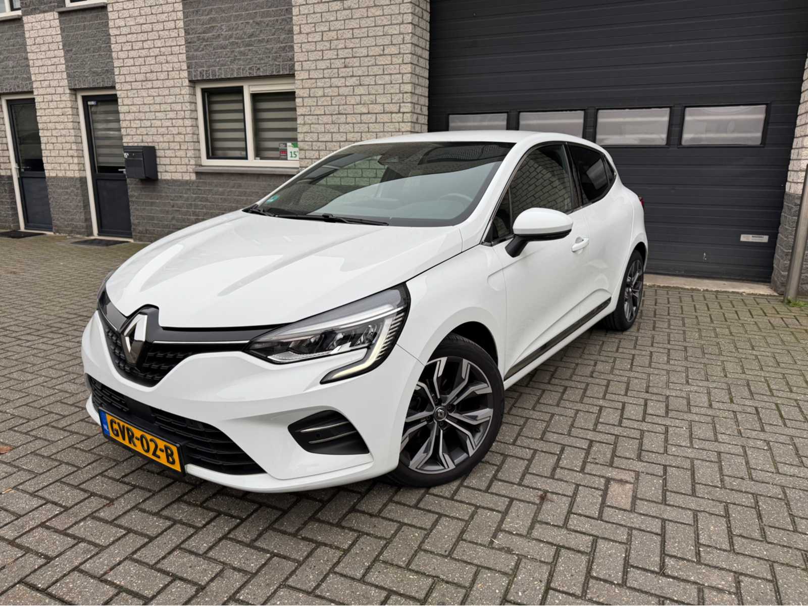 Renault – 2019 – Clio – 1.0 TCe Life – Car
