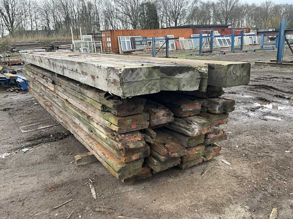Scrap wood beam (34x)