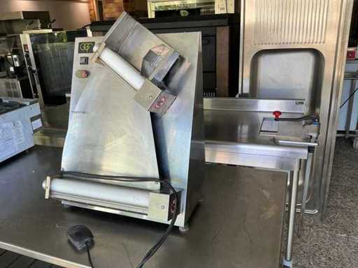 GGF - 0726 - Vertical Pizza Sheeter