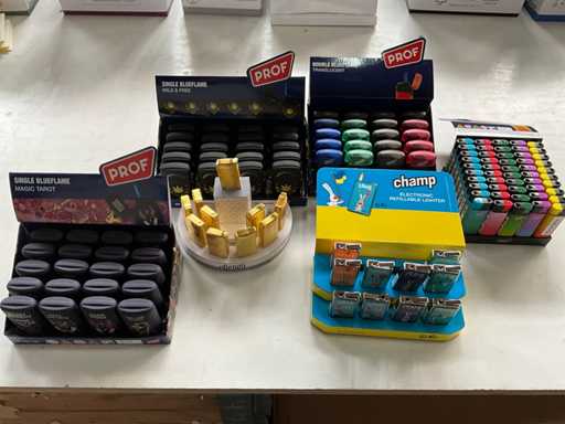 Prof & Champ Various lighters in display (130x)