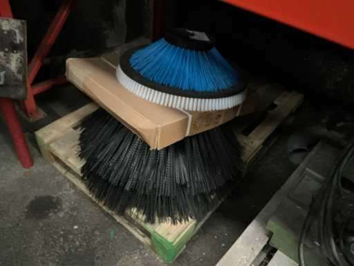 Brushes for sweeper (7x)