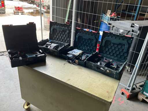 Bosch Verschiedene akkulose Werkzeuge (4x)