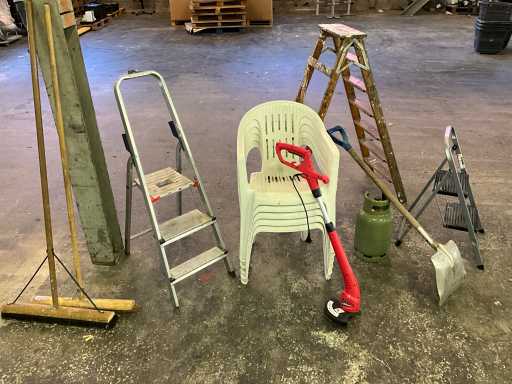 Gereedschappen, trappen en toebehoren