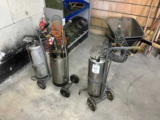 Formwork oil spraying (3x)