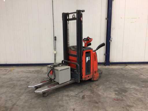 Linde L12L Stacker 2007