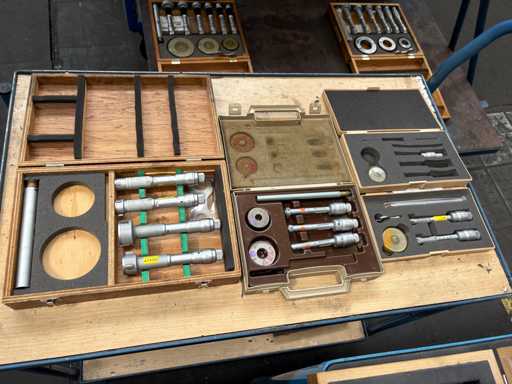   Post three-point internal micrometer