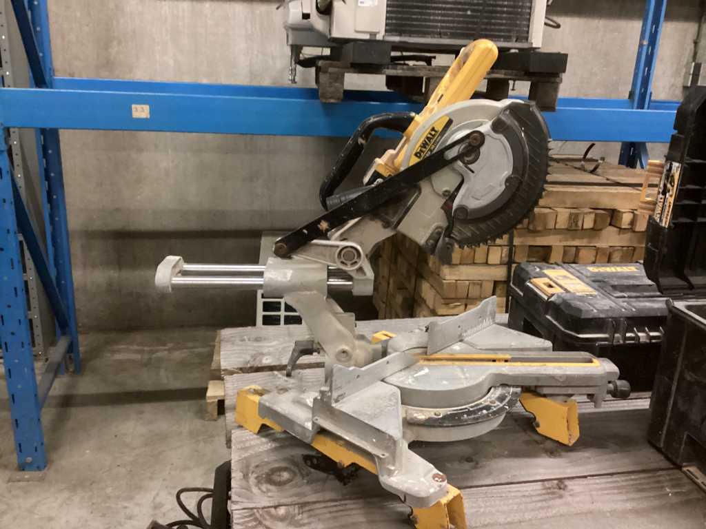 DeWalt DCS365 Accu afkortcirkelzaagmachine