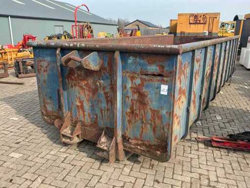 Eliminarea unui container de deșeuri "hooklift"