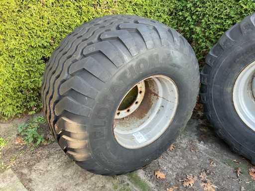 Vredestein Flotation + Reifen mit Felge