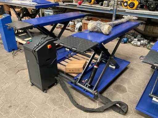 Motorcycle lift table