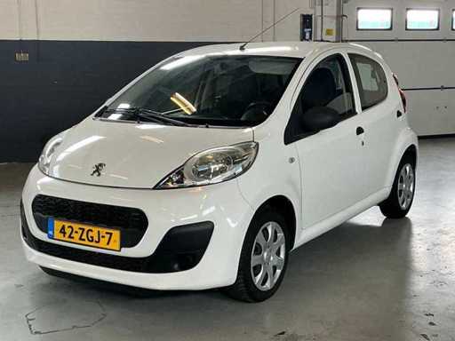Peugeot 107 Samochod osobowy z 2012 roku