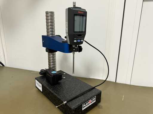   Plaque de mesure en granit + comparateur