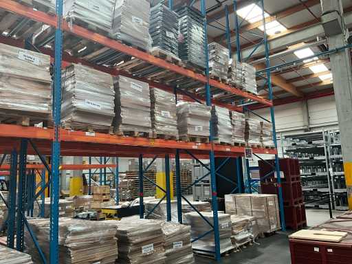 Grand lot de têtes en bois