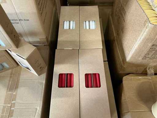 Stożkowe świece Lot Wiedemann 15h czerwono-białe (672x)