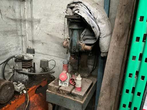 Column drilling machine