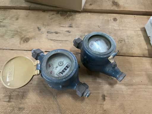 Water meter (2x)