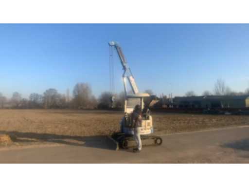 aa2fb984-265f-446a-8fad-13af02d90826.mp4