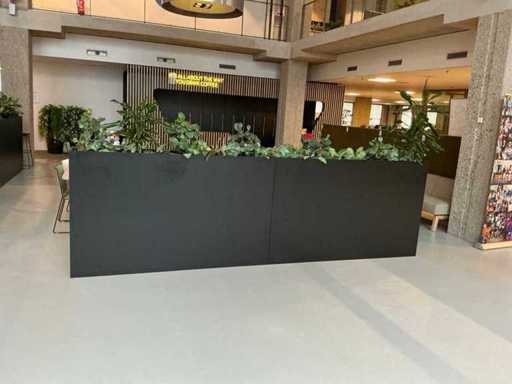 Striking Room divider with artificial plants (2x)