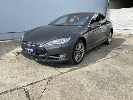 2015 Tesla Model S 90 Pkw
