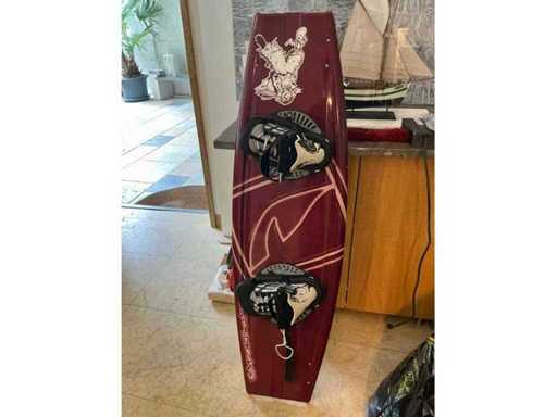Wakeboard mit Bindungen – Wakeboard