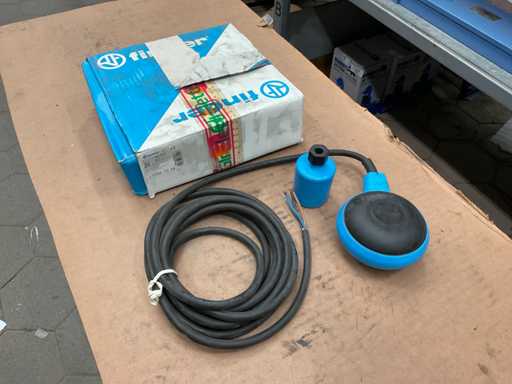 Finder Fload switch (2x)