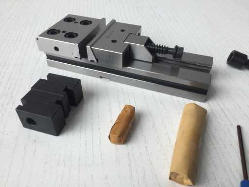 FREUTEK ATT0010 Vice - 5000 kg 150x200 mm