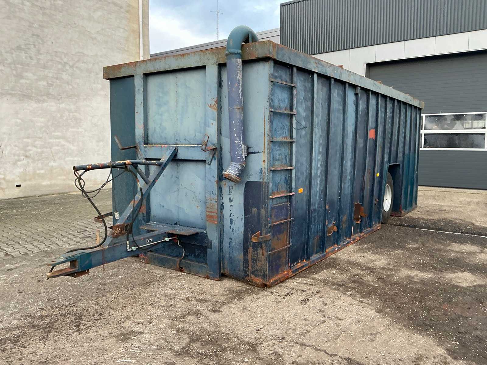Trailed manure container 40m3