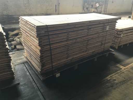 Peretele interior al baracei (19x)