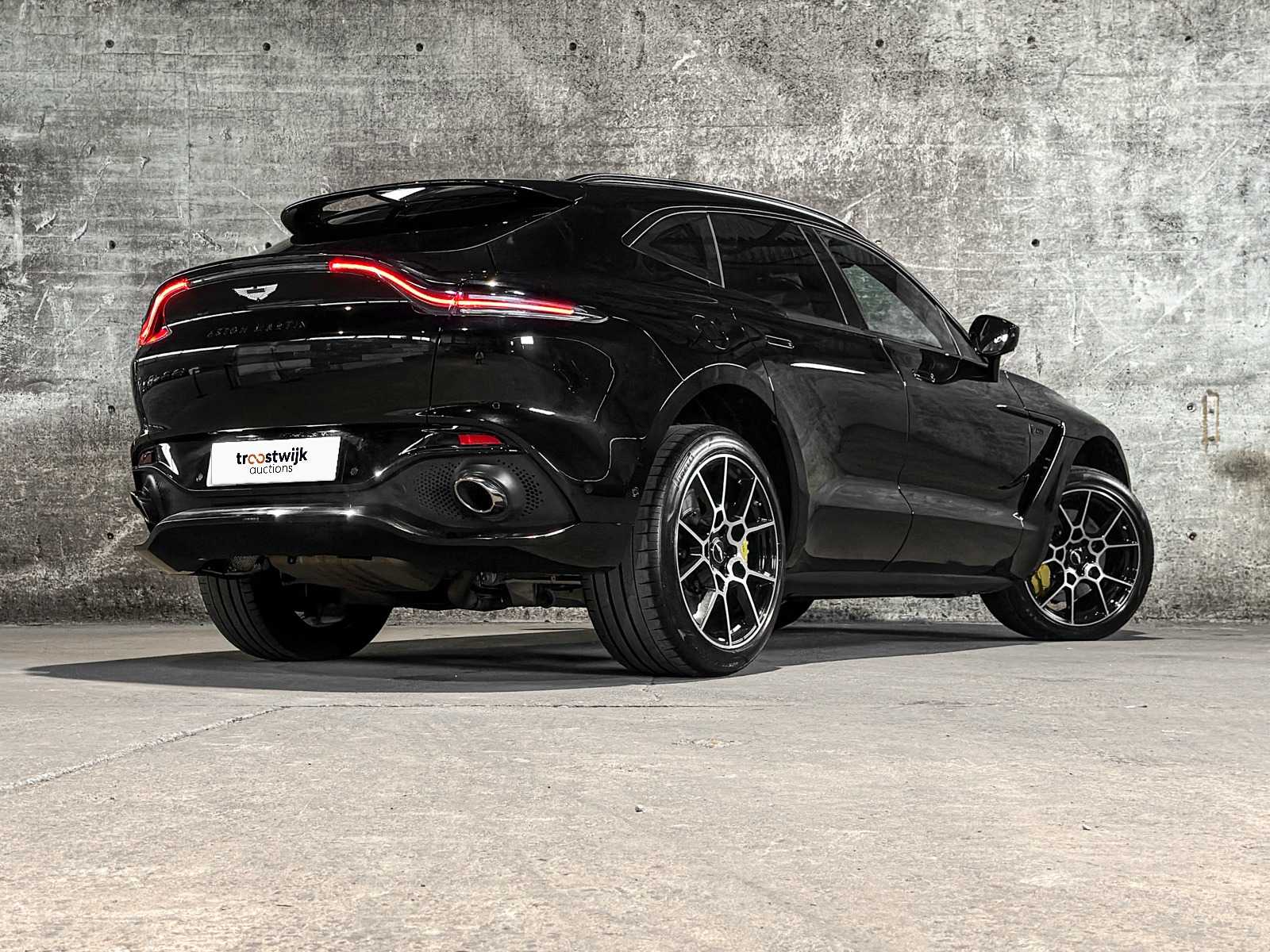 Aston Martin DBX 4.0 V8 1913 551pk 2020 (1 OF 500), HNT-92-V