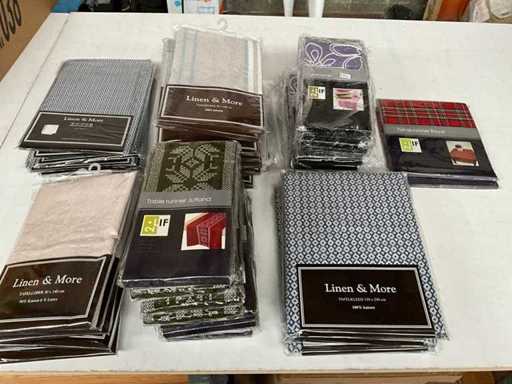 Linen & More/2Lif Various rug and table runners (52x)